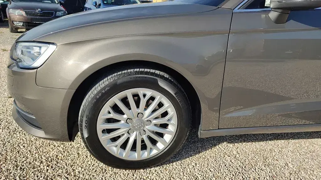 Gebraucht Audi A3 Ambiente 110 PS (80 kW) 2015 Grau Limousine