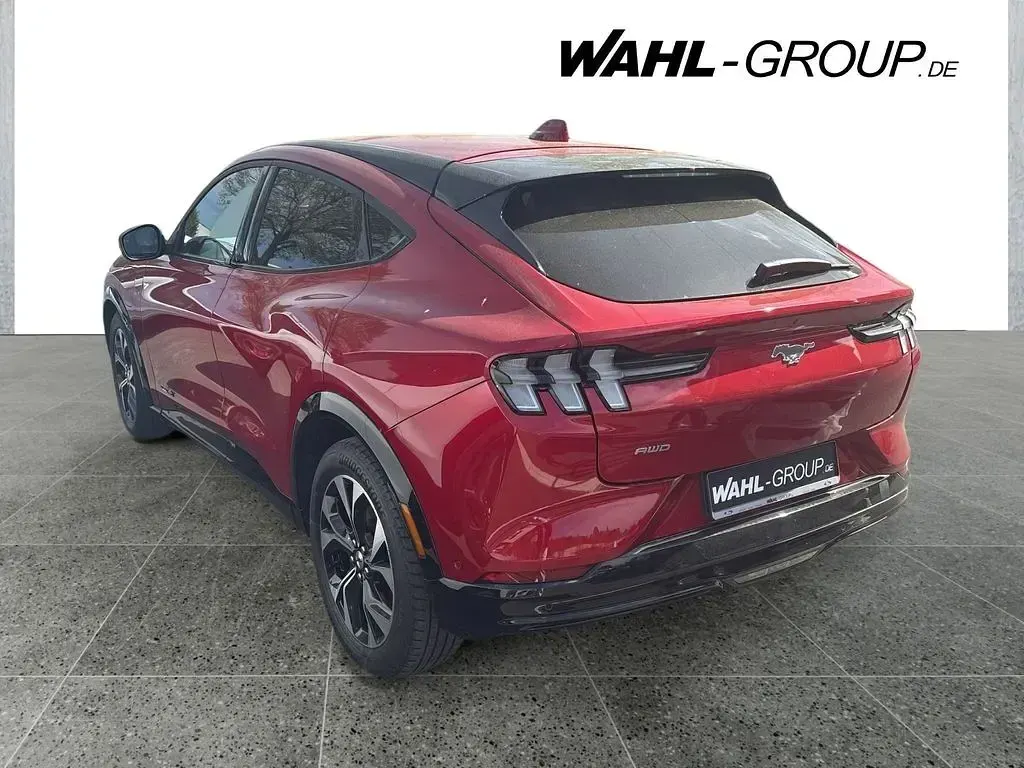 Gebraucht Ford Mustang Mach-E Basis 258 kW (351 PS) 2022 Rot SUV