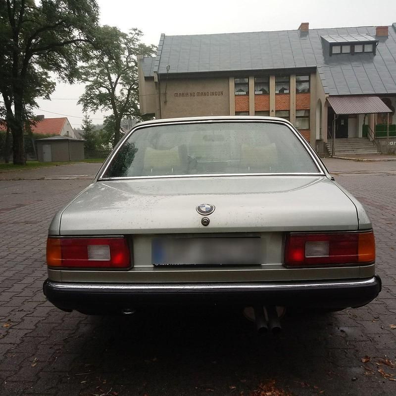 Gebraucht BMW 735 217 PS (159 kW) 1983 Limousine