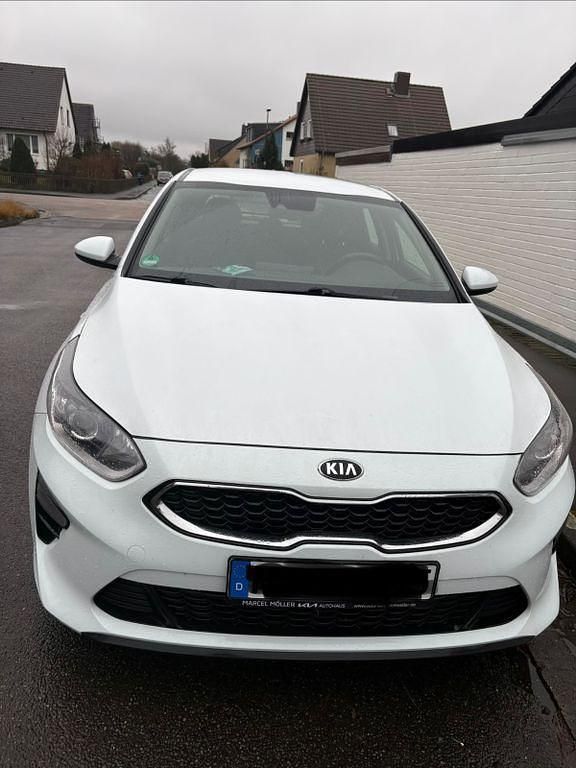 Gebraucht Kia Ceed Vision 160 PS (117 kW) 2021 Weiß Kleinwagen