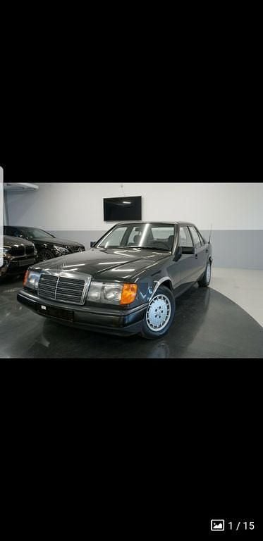 Grau Gebraucht 1989 Mercedes 260 Limousine | 6.500 € - Bild 1/4