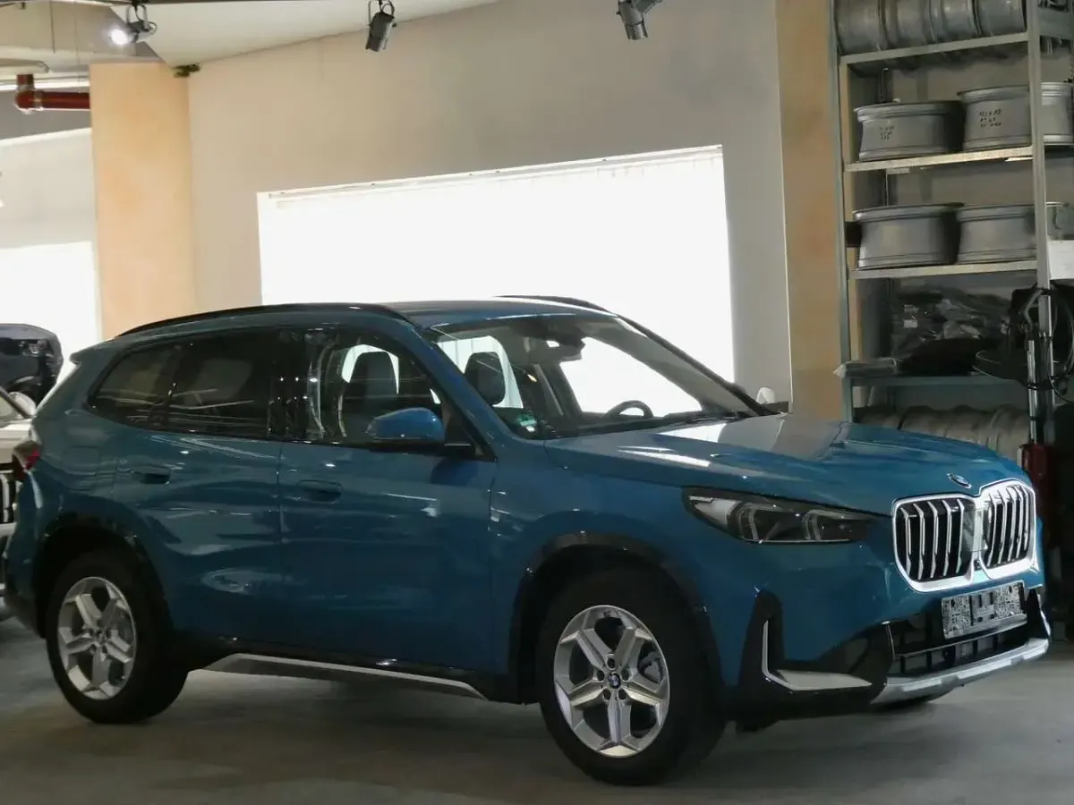 Gebraucht BMW X1 xLine 211 PS (155 kW) 2024 Individual blue bay lagoon (metallic) SUV