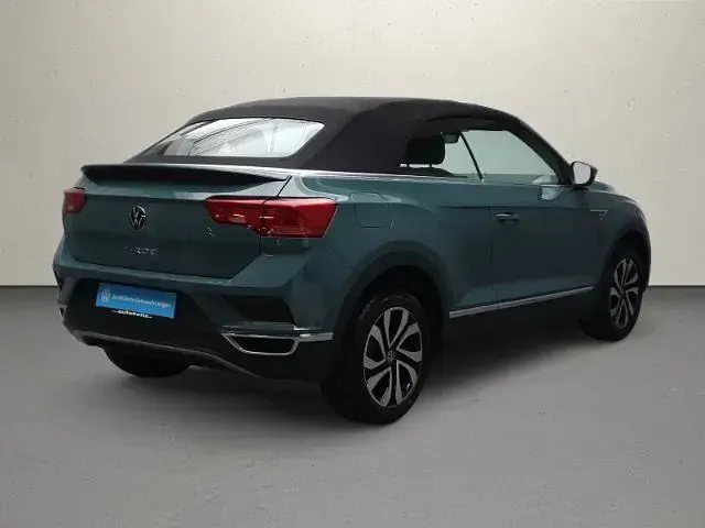 Gebraucht VW T-Roc Cabriolet Active 110 PS (80 kW) 2021 Cactus green Cabrio