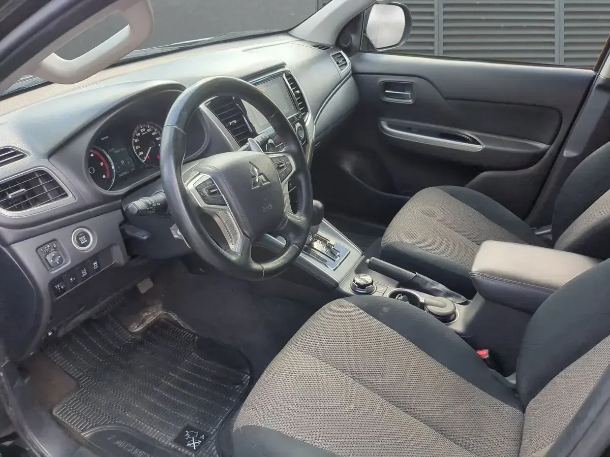 Gebraucht Mitsubishi L200 Spirit 150 PS (110 kW) 2022 Schwarz (pianoschwarz) Pickup