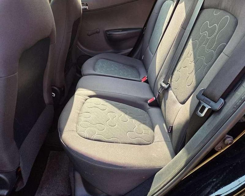 Gebraucht Hyundai i20 Classic 77 PS (56 kW) 2010 Schwarz Kleinwagen