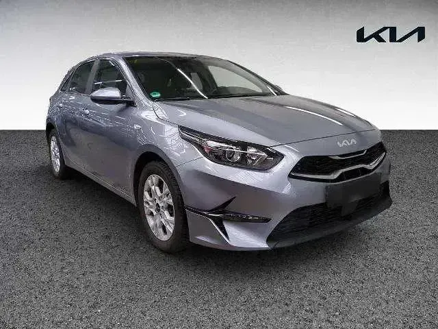 Second-hand Kia Ceed 140 CP (102 kW) 2024 Argintiu Hatchback