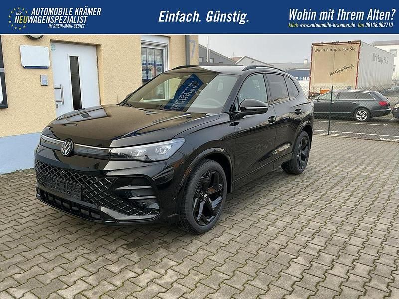 Neu VW Tiguan Style 150 PS (110 kW) 2025 [2t2t] deep black perleffekt SUV