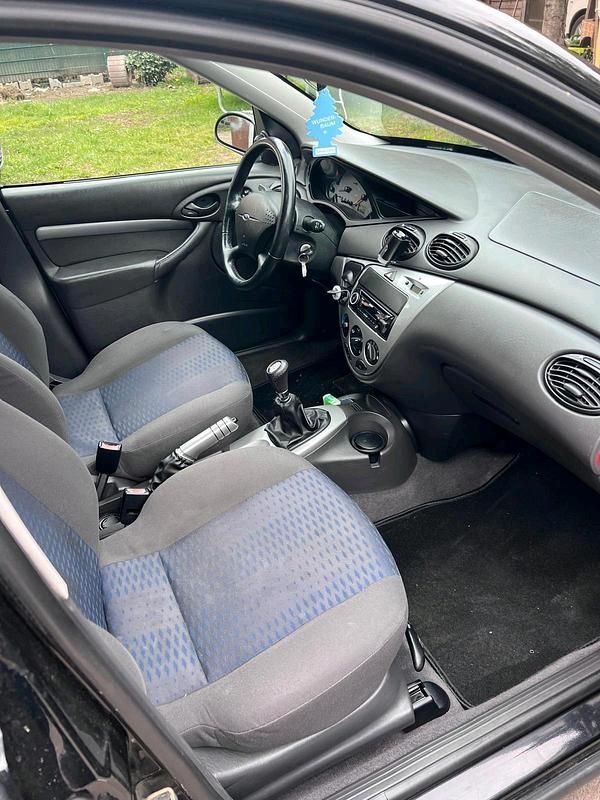 Usata Ford Focus 115 CV (84 kW) 2002 Nero Berlina