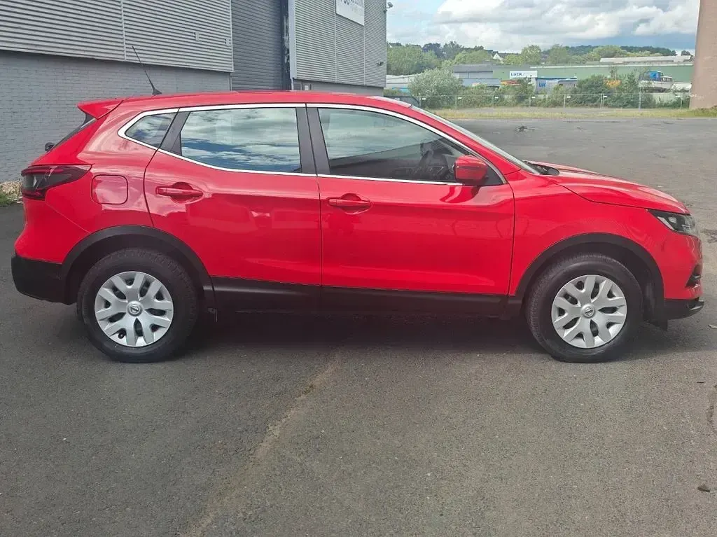 Gebraucht Nissan Qashqai Visia 116 PS (85 kW) 2017 Rot SUV