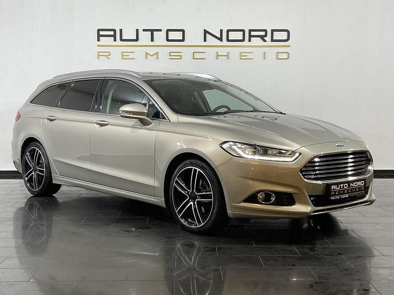 Gebraucht Ford Mondeo Titanium 241 PS (177 kW) 2015 Beige Limousine