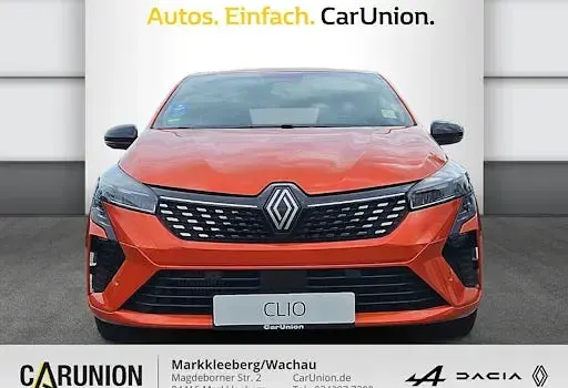 Begagnad Renault Clio V Techno 91 HK (66 kW) 2025 Orange Sedan