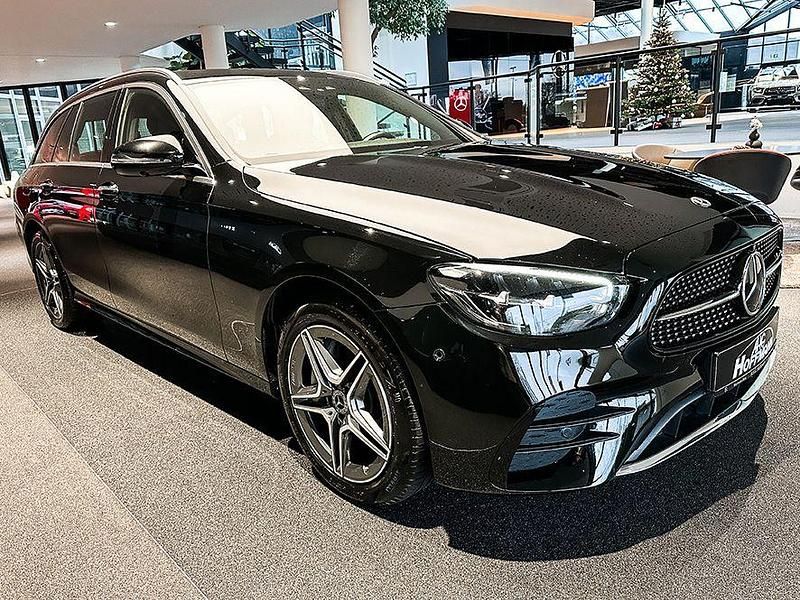 Second-hand Mercedes E300 194 CP (142 kW) 2021 Negru Berlinǎ
