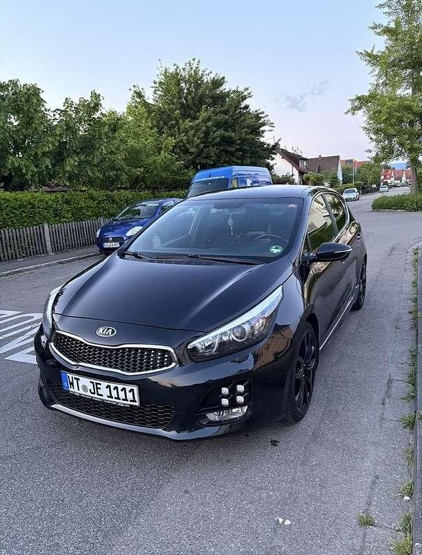 Gebraucht 2017 Kia Ceed GT GT-Line Limousine | 8.450 € (Superpreis) - Bild 1/4