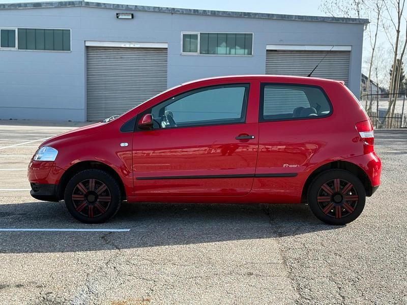 Gebraucht VW Fox 54 PS (39 kW) 2008 Rot Kleinwagen
