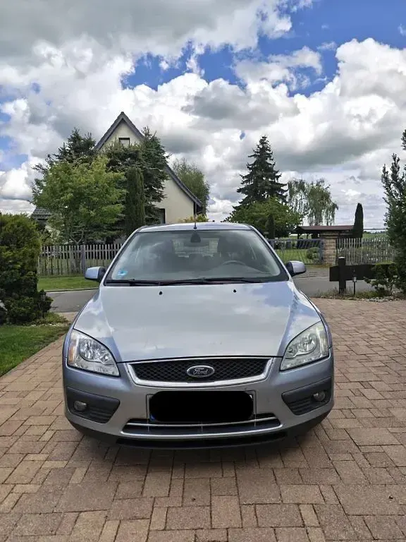 Usata Ford Focus 101 CV (74 kW) 2005 Argento Berlina