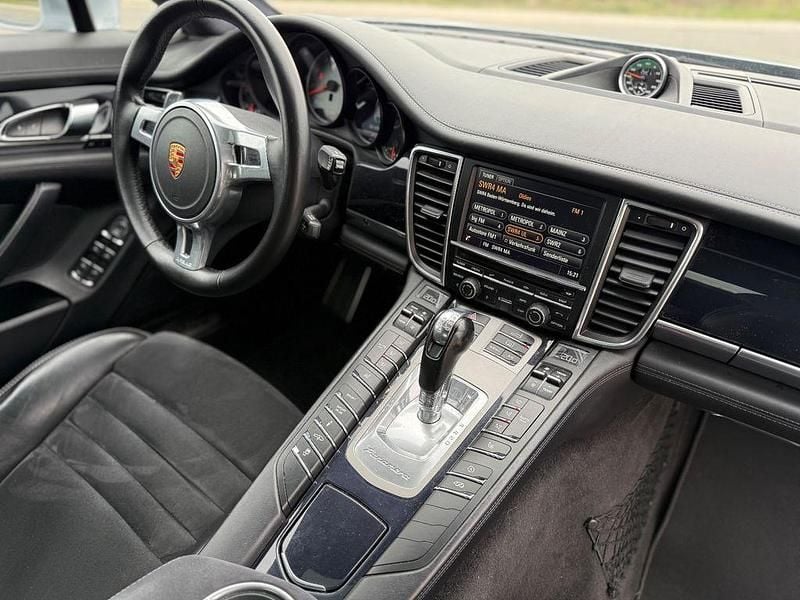 Gebraucht Porsche Panamera GTS 441 PS (324 kW) 2015 M7u  rhodiumsilber Limousine