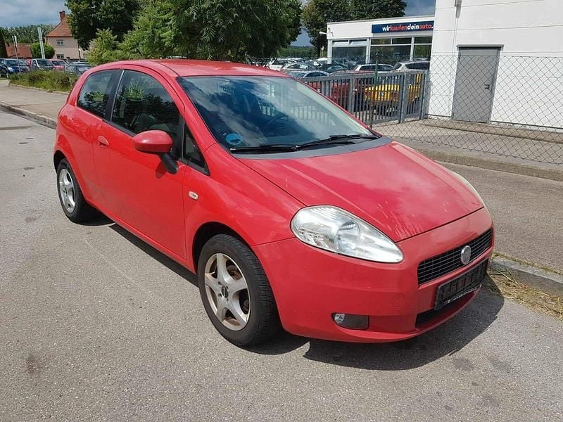 Gebraucht Fiat Grande Punto 95 PS (69 kW) 2009 Rot Kleinwagen