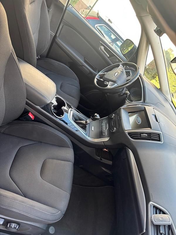 Second-hand Ford S-MAX S 150 CP (110 kW) 2017 Negru Monovolum