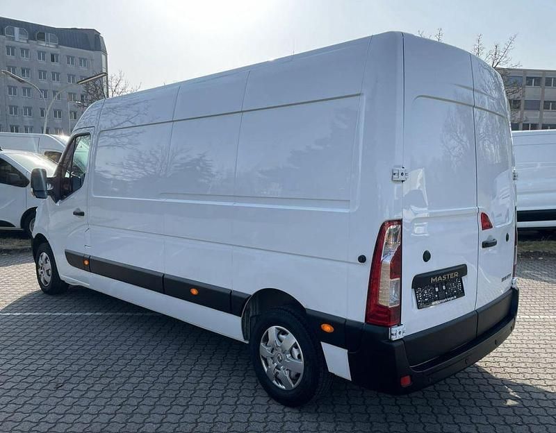 Second-hand Renault Master 170 CP (125 kW) 2019 Alb Monovolum