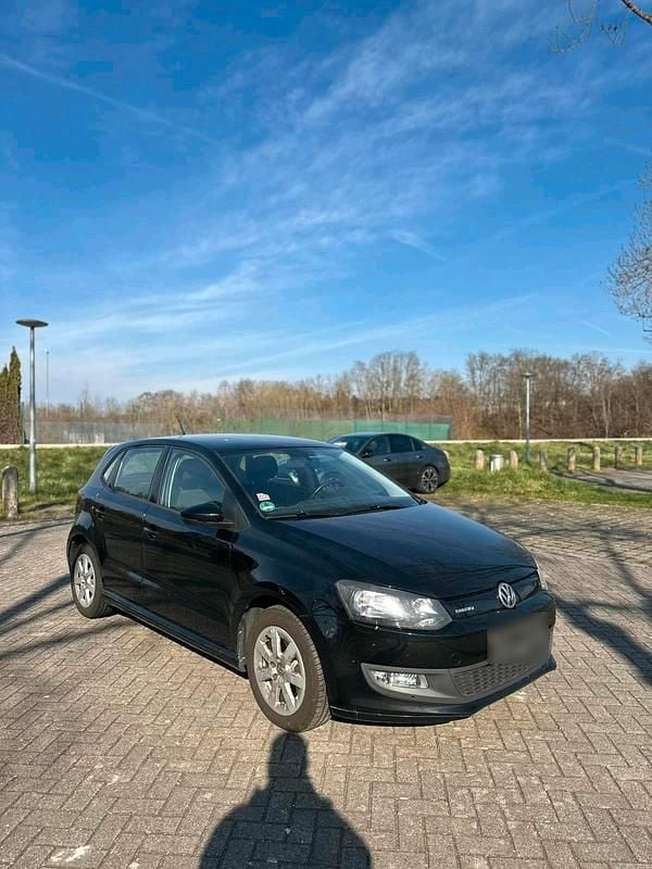 Gebraucht VW Polo 75 PS (55 kW) 2014 Schwarz Limousine