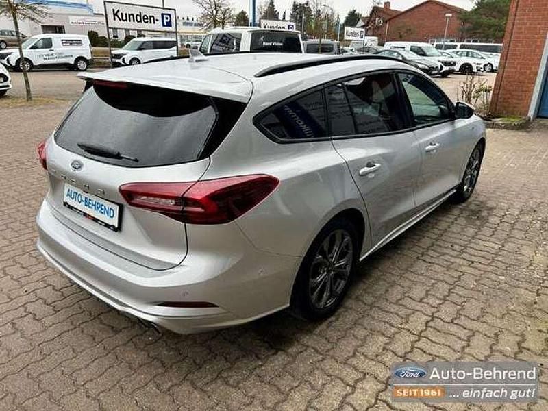 Gebraucht Ford Focus ST-Line X 116 PS (85 kW) 2025 Polarsilber metallic Kombi