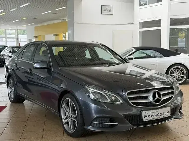 Gebraucht Mercedes E250 Avantgarde 204 PS (150 kW) 2015 Tenoritgrau metalliclack Limousine
