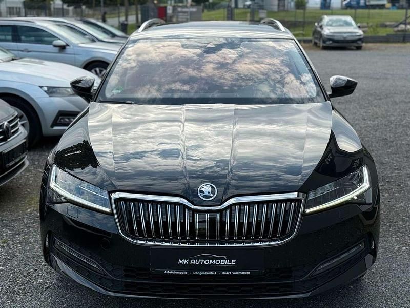 Cerna magic/black magic Gebraucht 2022 Skoda Superb Ambition Kombi | 17.800 € (Fairer Preis) - Bild 1/4
