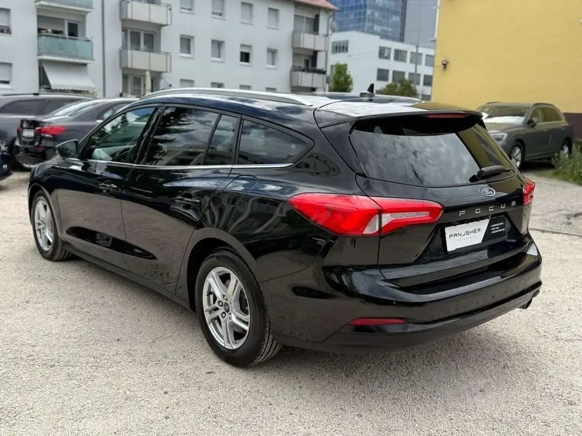 Gebraucht Ford Focus Cool & Connect 150 PS (110 kW) 2020 Obsidianschwarz metallic Kombi
