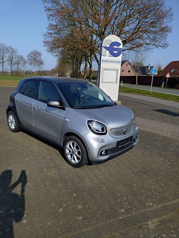 Gebraucht Smart ForFour Passion 90 PS (66 kW) 2019 Silber Kleinwagen