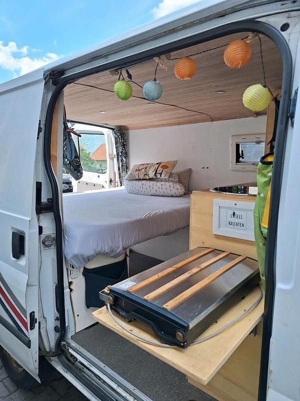 Second-hand Ford Transit 100 CP (73 kW) 2012 Alb Monovolum