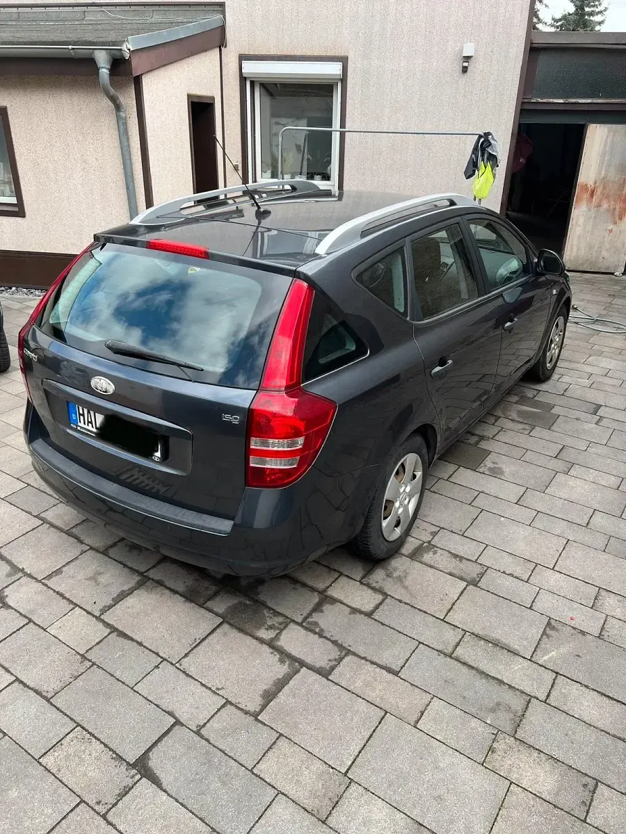 Gebraucht Kia Ceed 109 PS (80 kW) 2009 Grau Kleinwagen