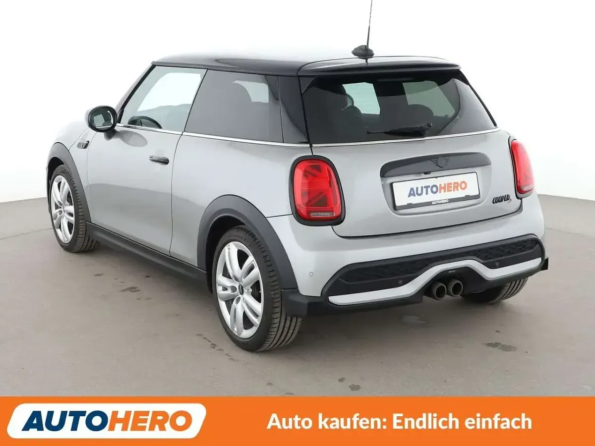 Gebraucht Mini Cooper S Resolute Edition 178 PS (130 kW) 2024 Melting silver Kleinwagen