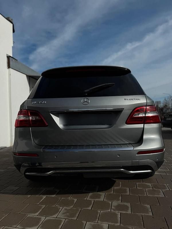 Gebraucht Mercedes ML350 258 PS (189 kW) 2012 Grau SUV