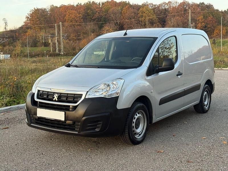 Silber Gebraucht 2018 Peugeot Partner Van | 4.950 € (Fairer Preis) - Bild 1/4