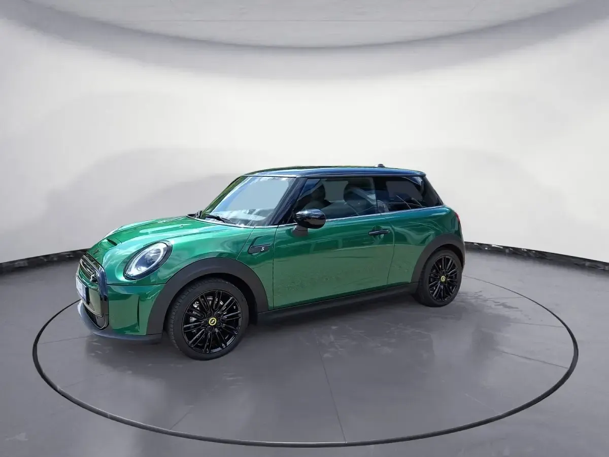 Gebraucht Mini Cooper SE 135 kW (184 PS) 2023 Grün Kleinwagen