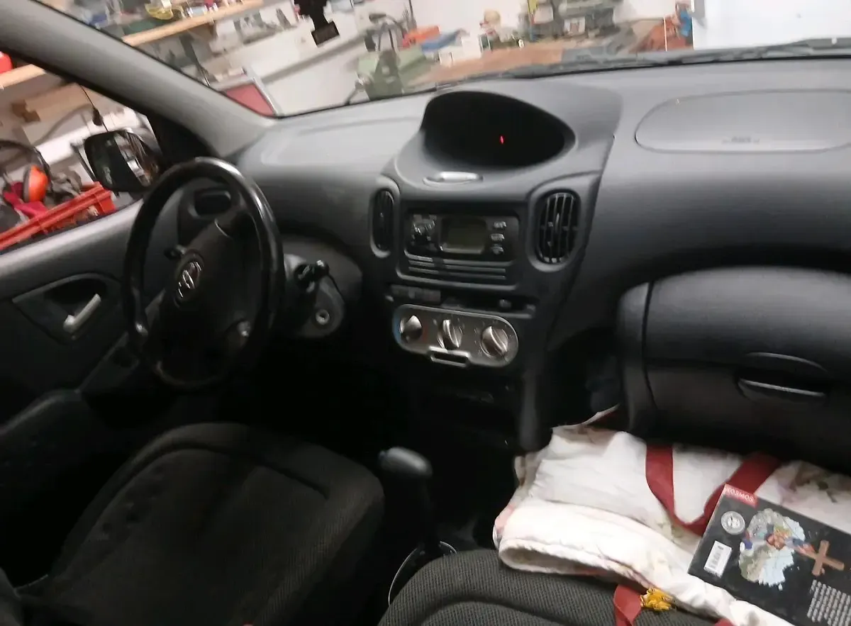Gebraucht Toyota Yaris 62 PS (45 kW) 2004 Schwarz Kombi