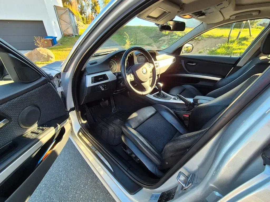 Używany BMW 325 218 KM (160 kW) 2010 Srebrny Kombi