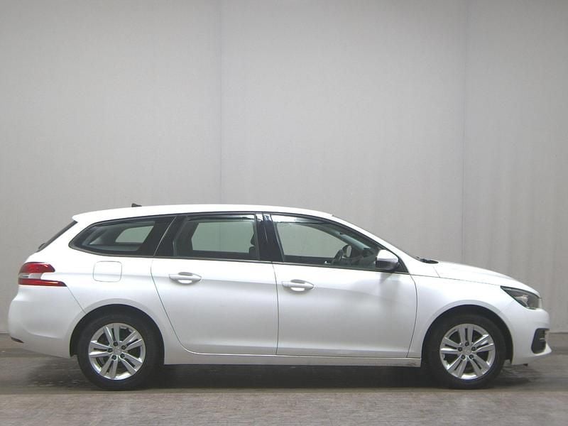 Gebraucht Peugeot 308 Active 131 PS (96 kW) 2020 Weiss Kombi
