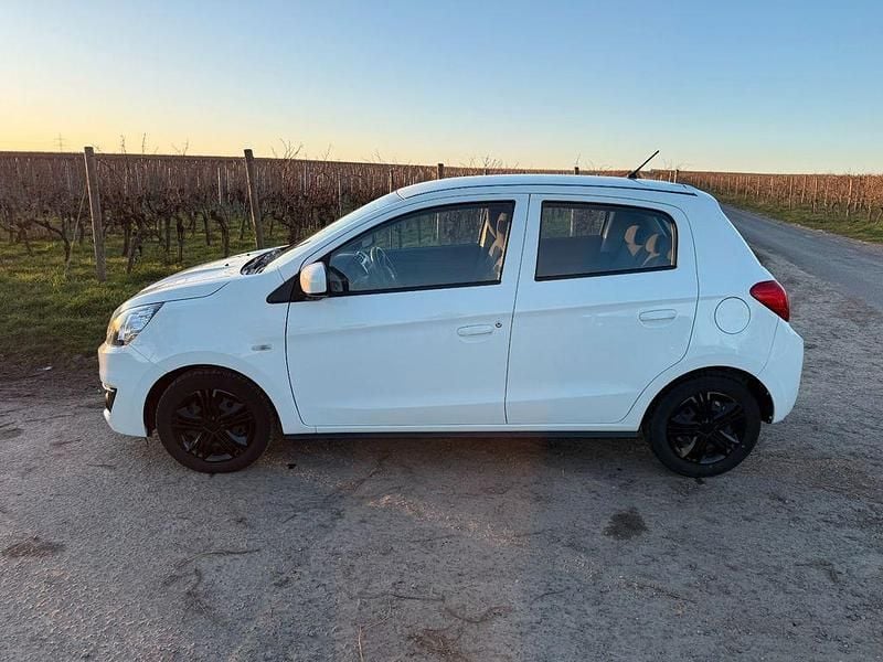 Gebraucht Mitsubishi Space Star Basis 71 PS (52 kW) 2019 Weiß Kleinwagen