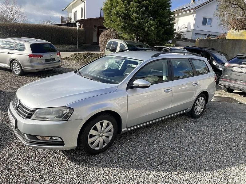Silber Gebraucht 2011 VW Passat Comfortline Kombi | 7.499 € (Fairer Preis) - Bild 1/4