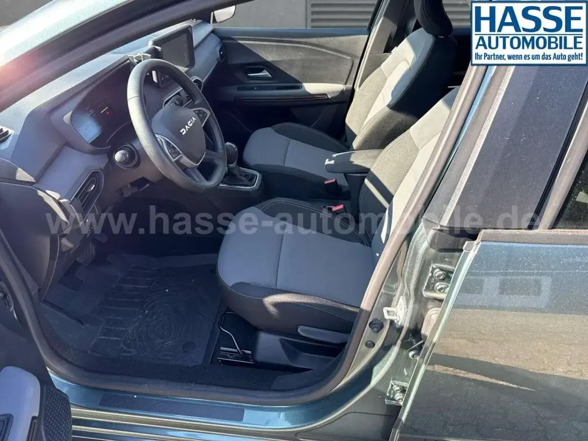 Usata Dacia Jogger Extreme 141 CV (103 kW) 2024 Verde Monovolume