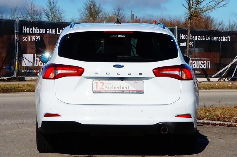 Gebraucht Ford Focus Cool & Connect 125 PS (91 kW) 2022 Weiß Kombi