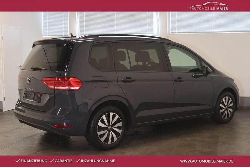 Gebraucht VW Touran 122 PS (89 kW) 2022 Grau Van / Kleinbus
