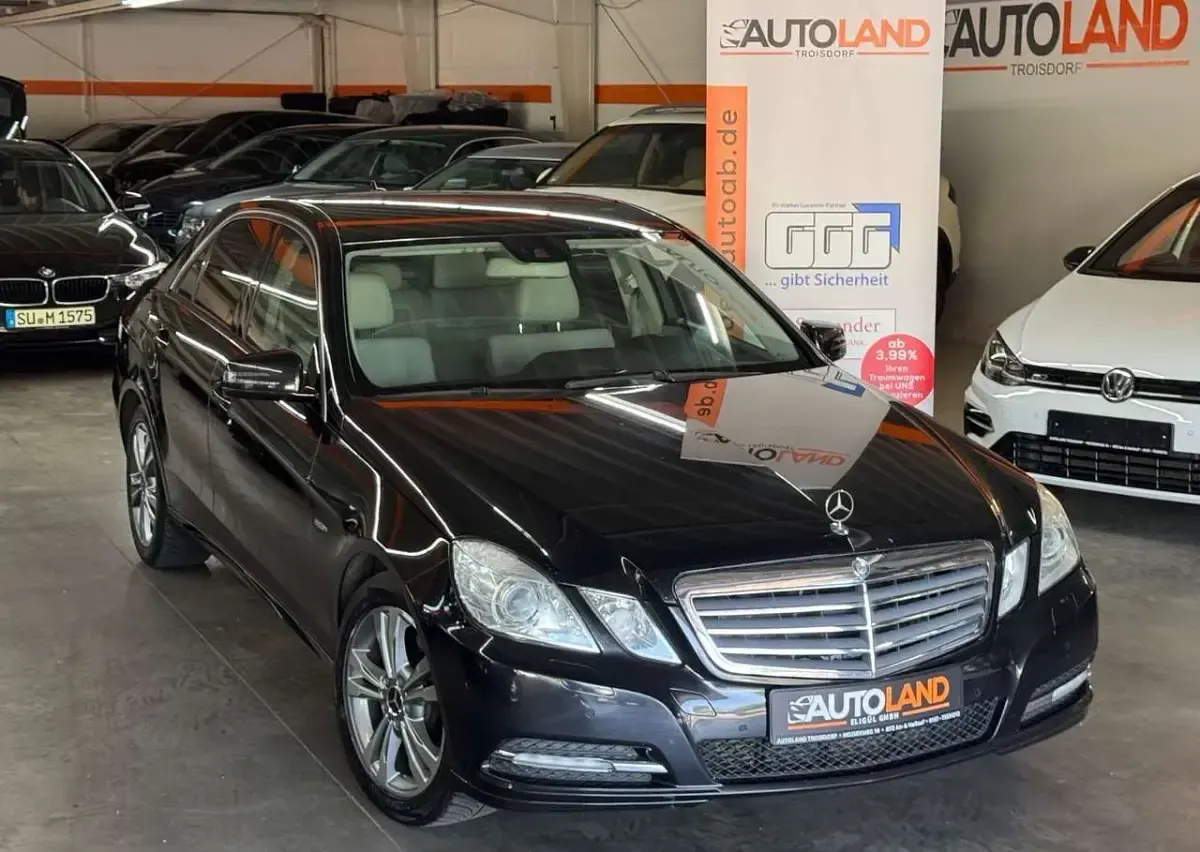 Gebraucht Mercedes E250 204 PS (150 kW) 2011 Schwarz Limousine