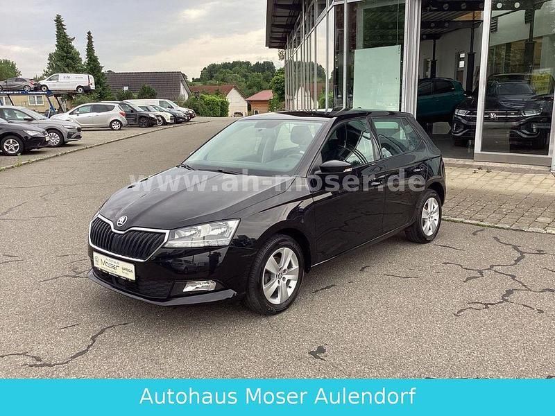 Schwarz Gebraucht 2018 Skoda Fabia Ambition Limousine | 14.490 € (Teuer) - Bild 1/3
