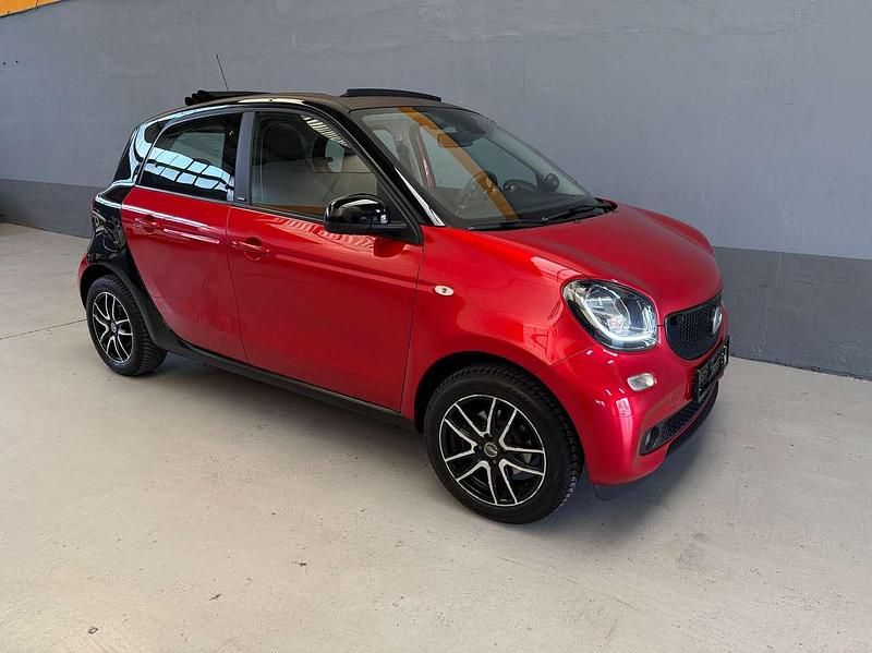 Gebraucht Smart ForFour Passion 90 PS (66 kW) 2016 Schwarz/ cadmiumrot Kleinwagen