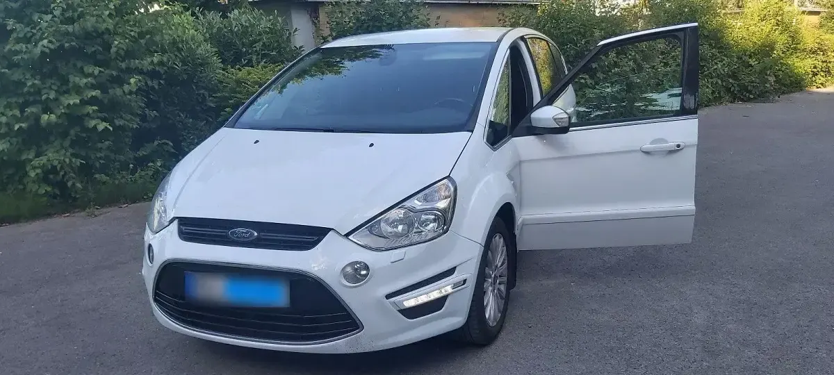 Gebraucht Ford S-MAX Titanium 163 PS (119 kW) 2014 Weiß Van / Kleinbus