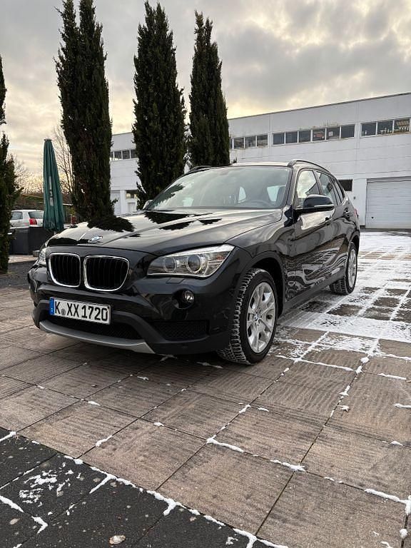 Schwarz Gebraucht 2013 BMW X1 SUV | 7.400 € (Fairer Preis) - Bild 1/4
