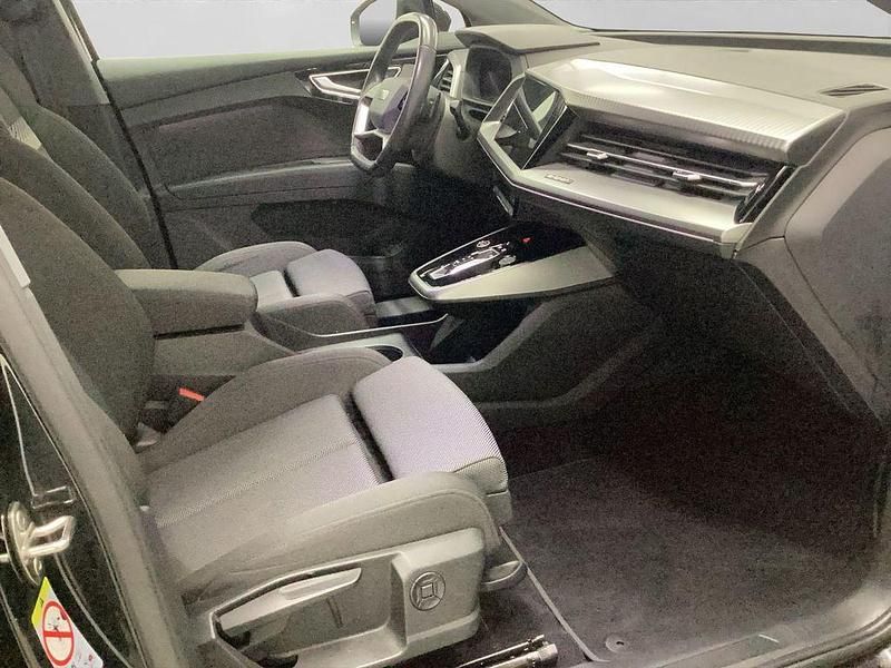 Gebraucht Audi Q4 e-tron Ambiente 150 kW (204 PS) 2023 Mythosschwarz metallic SUV