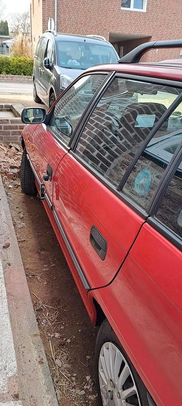 Gebraucht Opel Astra 100 PS (73 kW) 1997 Rot Kombi